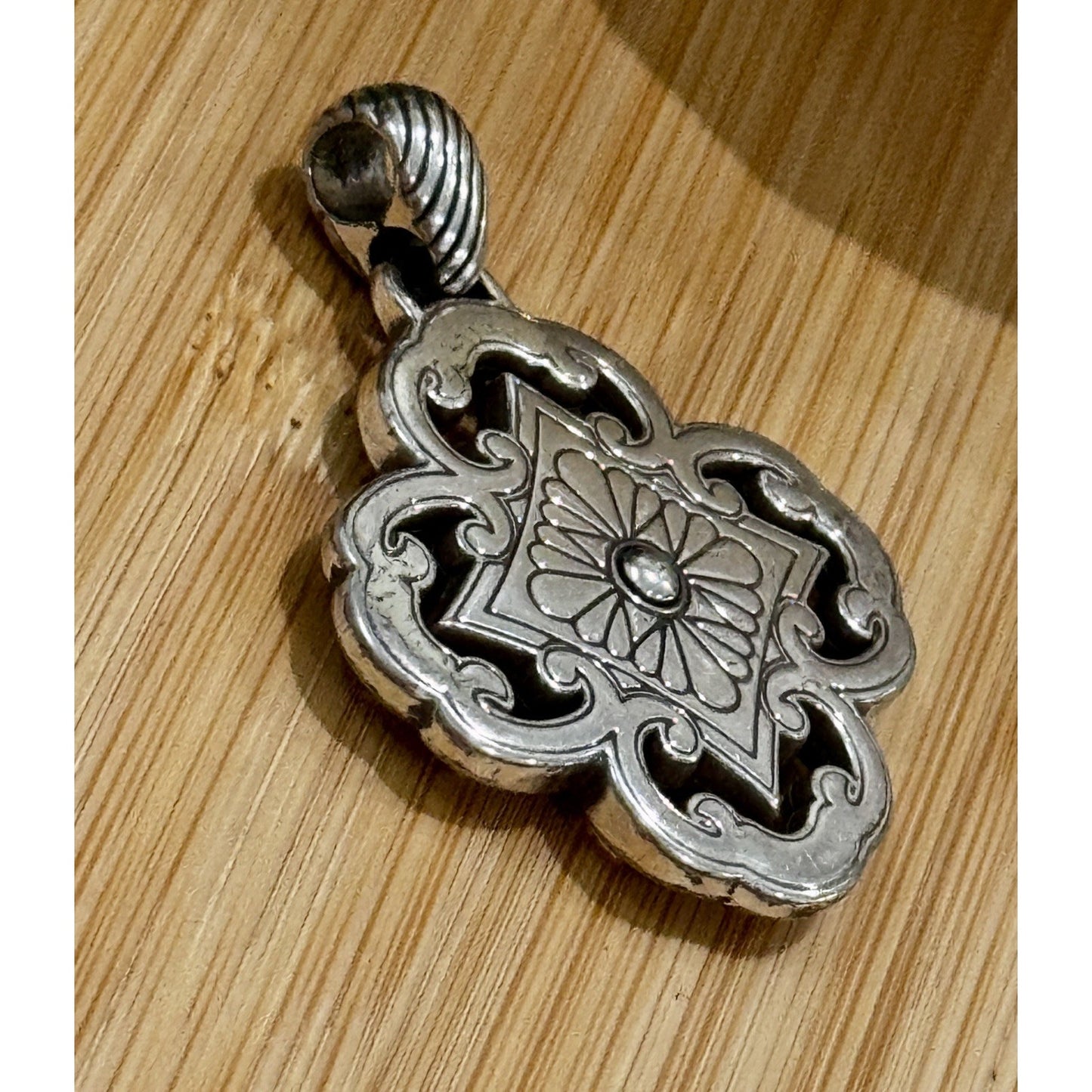 BRIGHTON Bella Capri Reversible Blue Enamel Mosaic Clover Silver Tone Pendant 2”