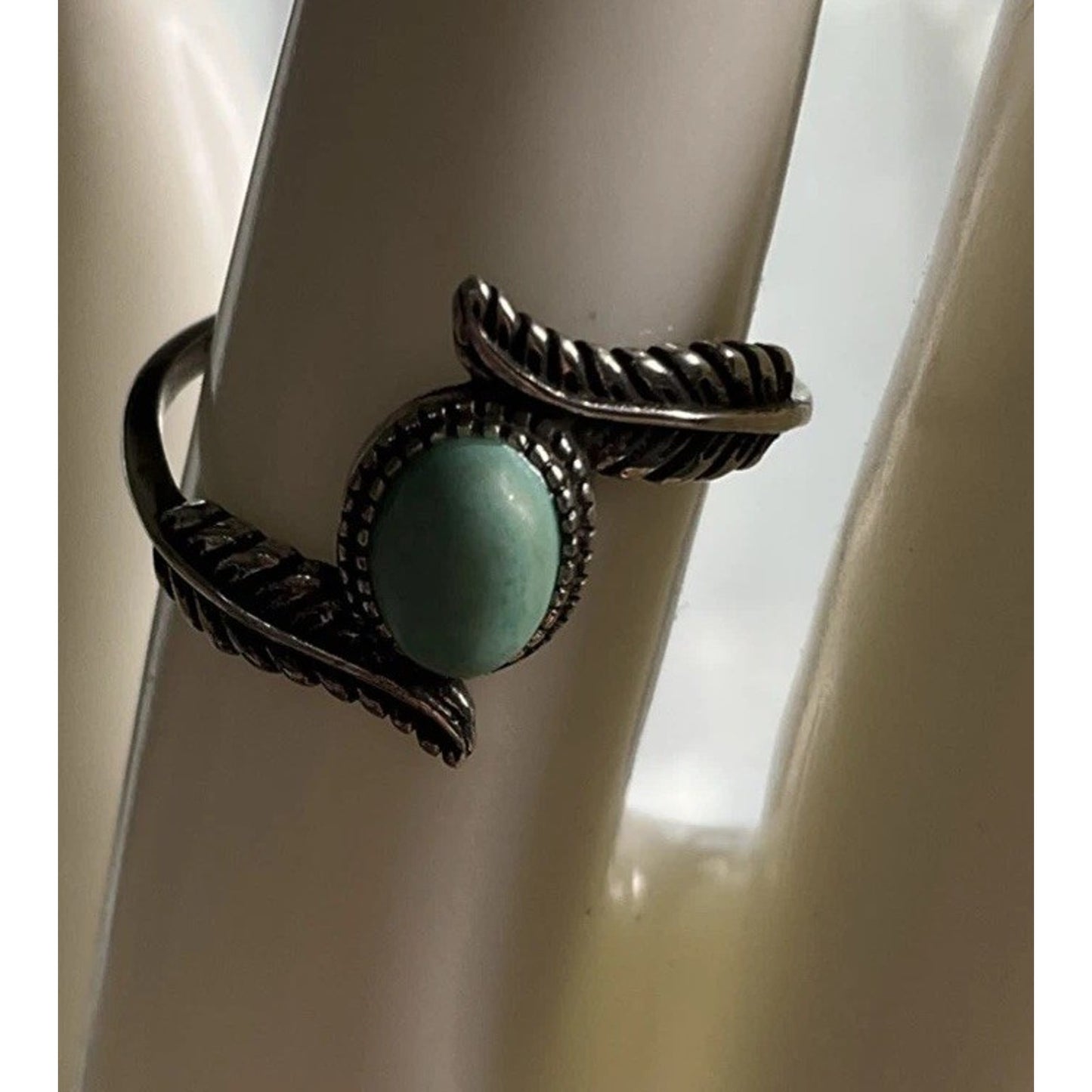 Vintage Turquoise Ring Sterling Silver Feathers & Turquoise Size 8.5 Southwester