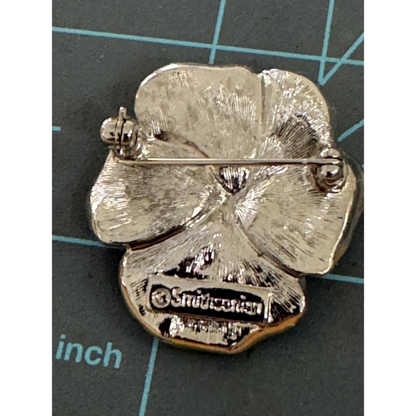 Vintage Brand New 1997 Smithsonian Crystal Pave Gold Tone Pansy Flower Brooch
