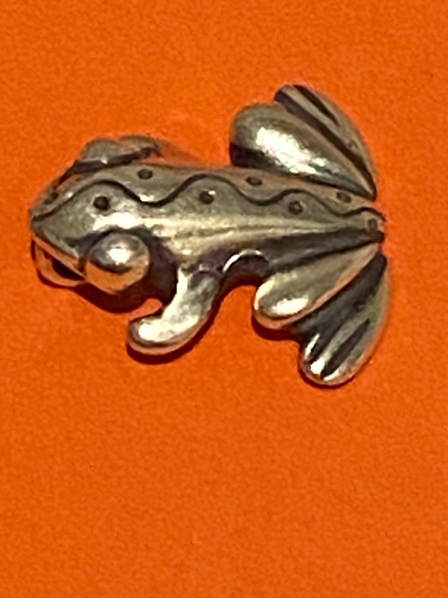 Preowned James Avery Retired RARE Silver Frog Pendant or Charm