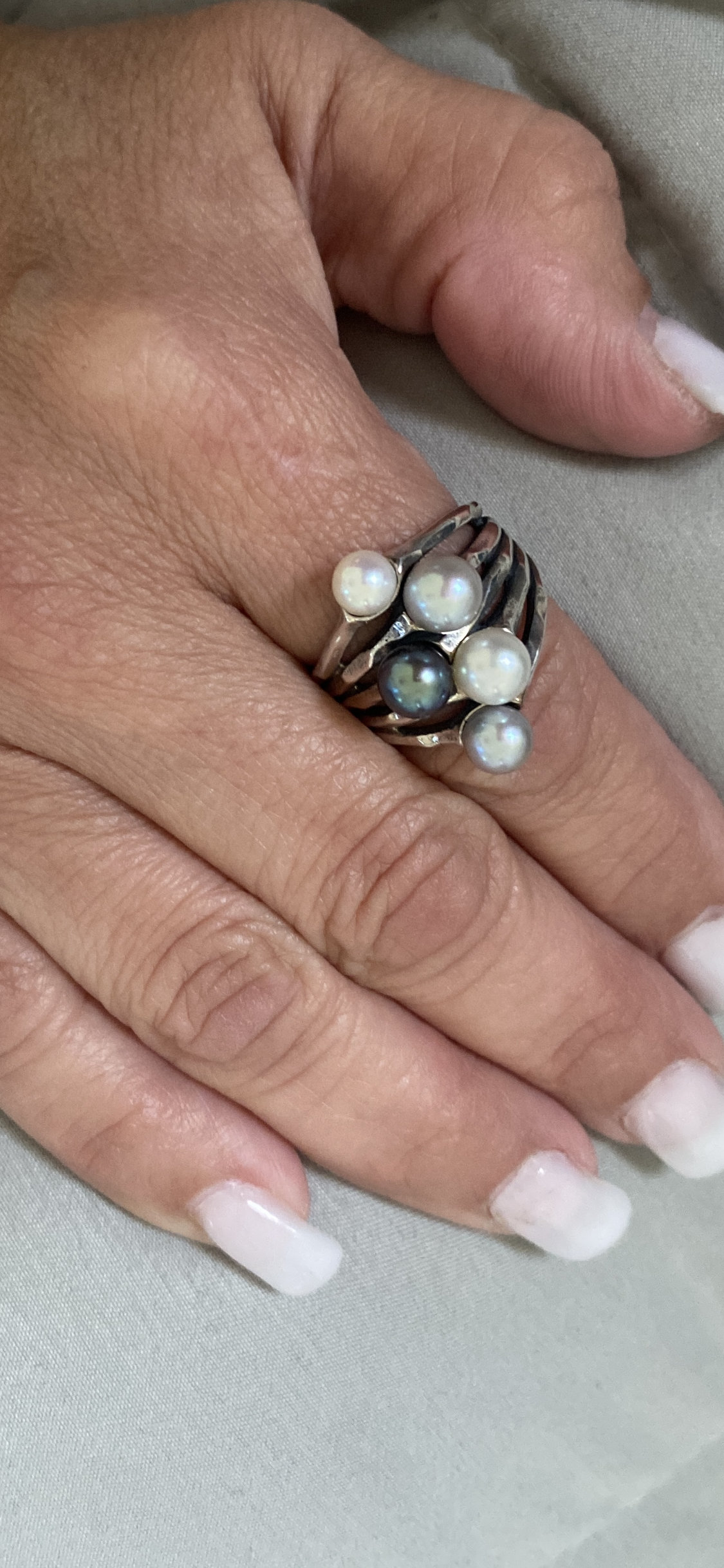 Preowned James Avery Retired Burgeon Pearl Ring Size 8 Mint Condition