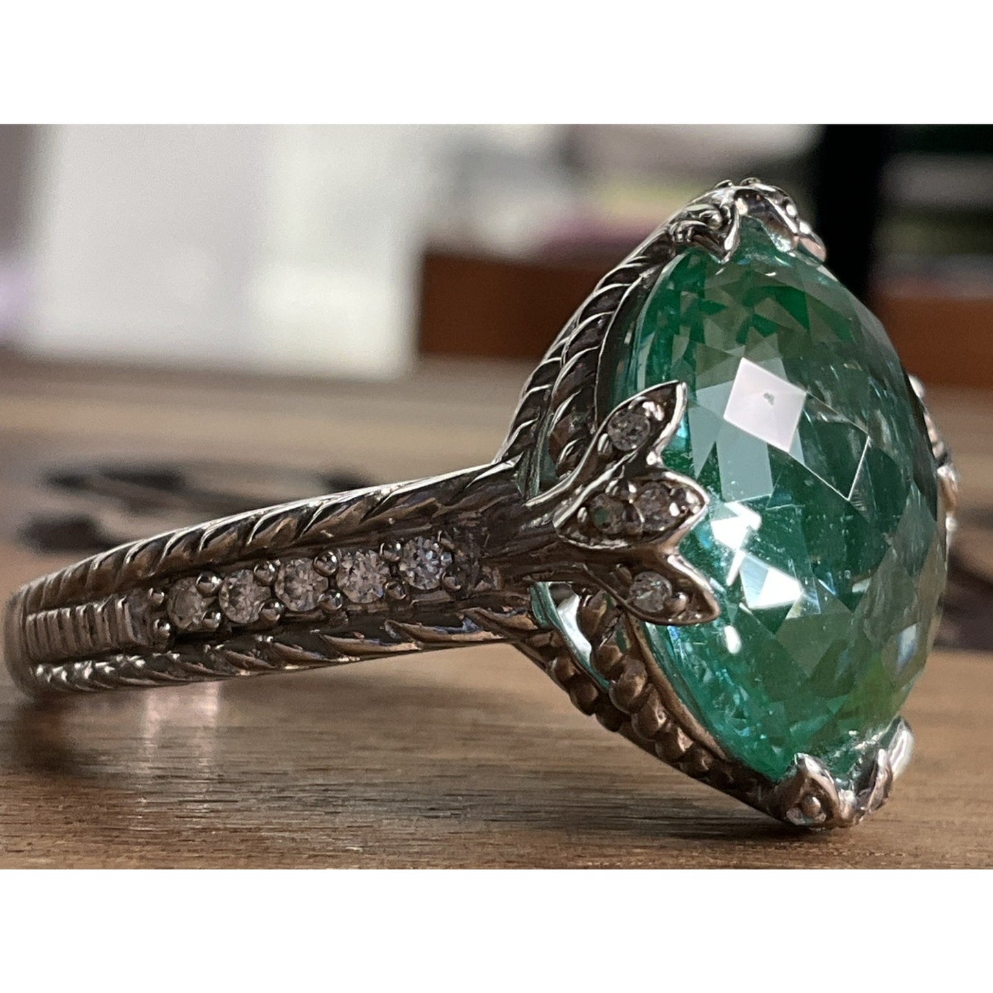 Judith Ripka Sterling Silver Green Spinel Gemstone Statement Ring Size 7.5