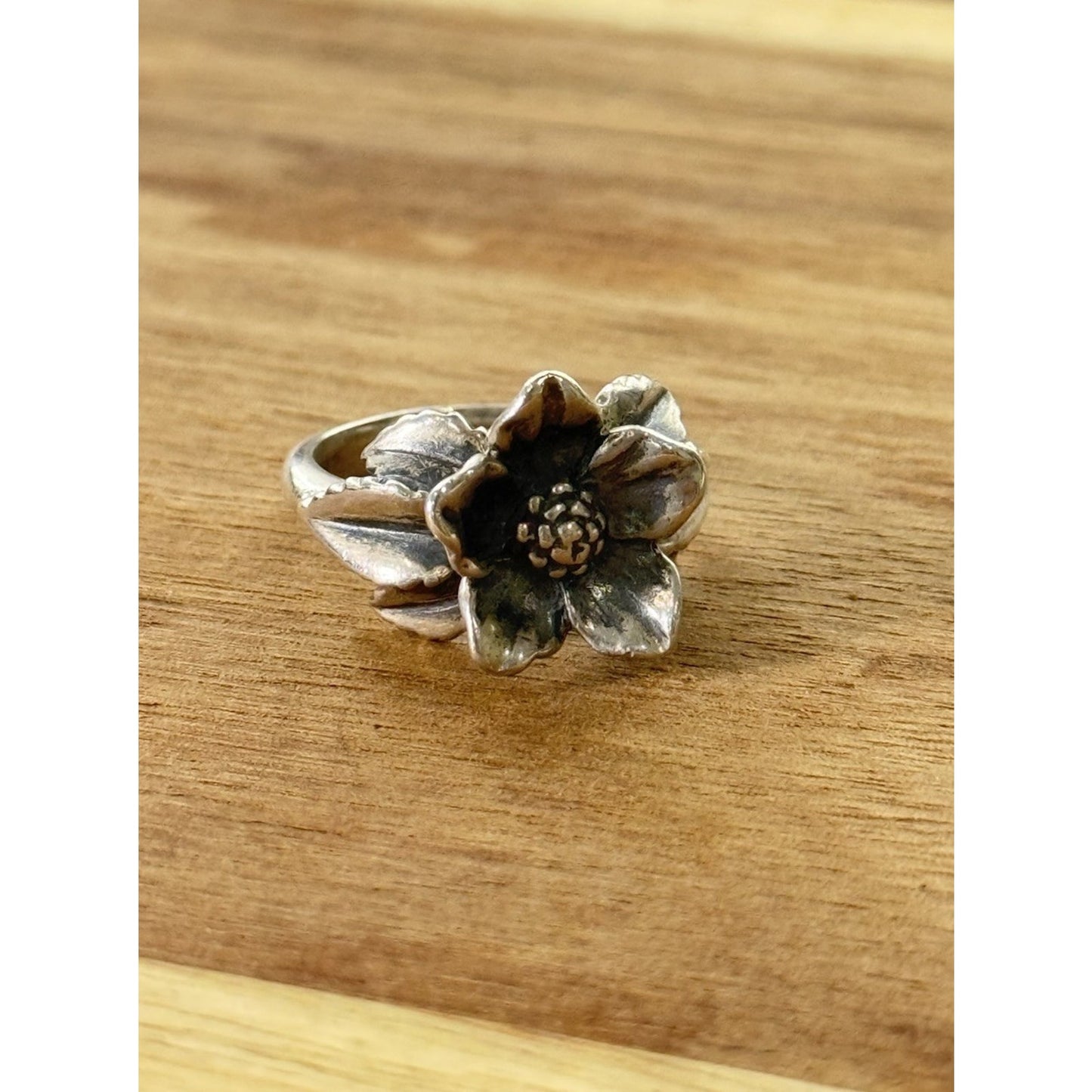 James Avery RARE Retired Silver Christmas Flower Ring Size 5.5
