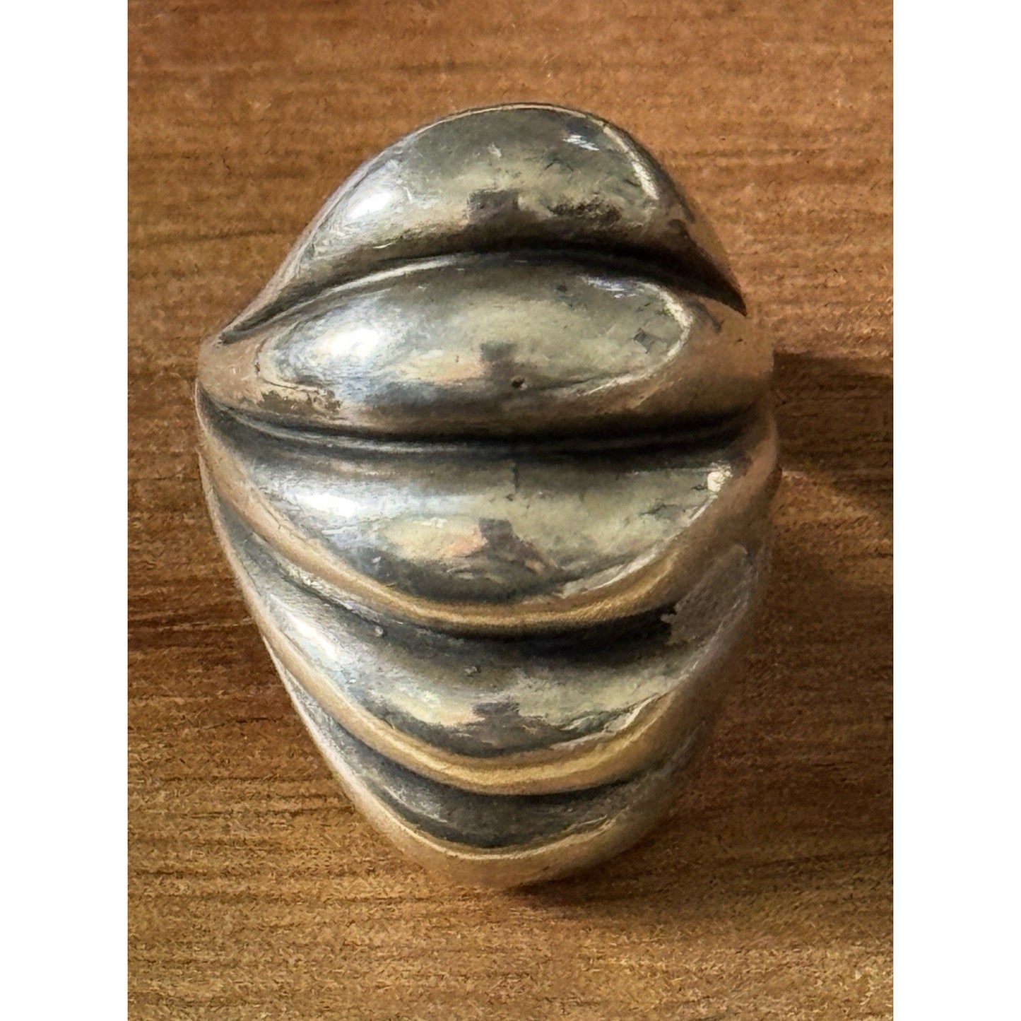 Pre Owned James Avery Vintage Retired Silver Scalloped Dome Ring Size 7.5