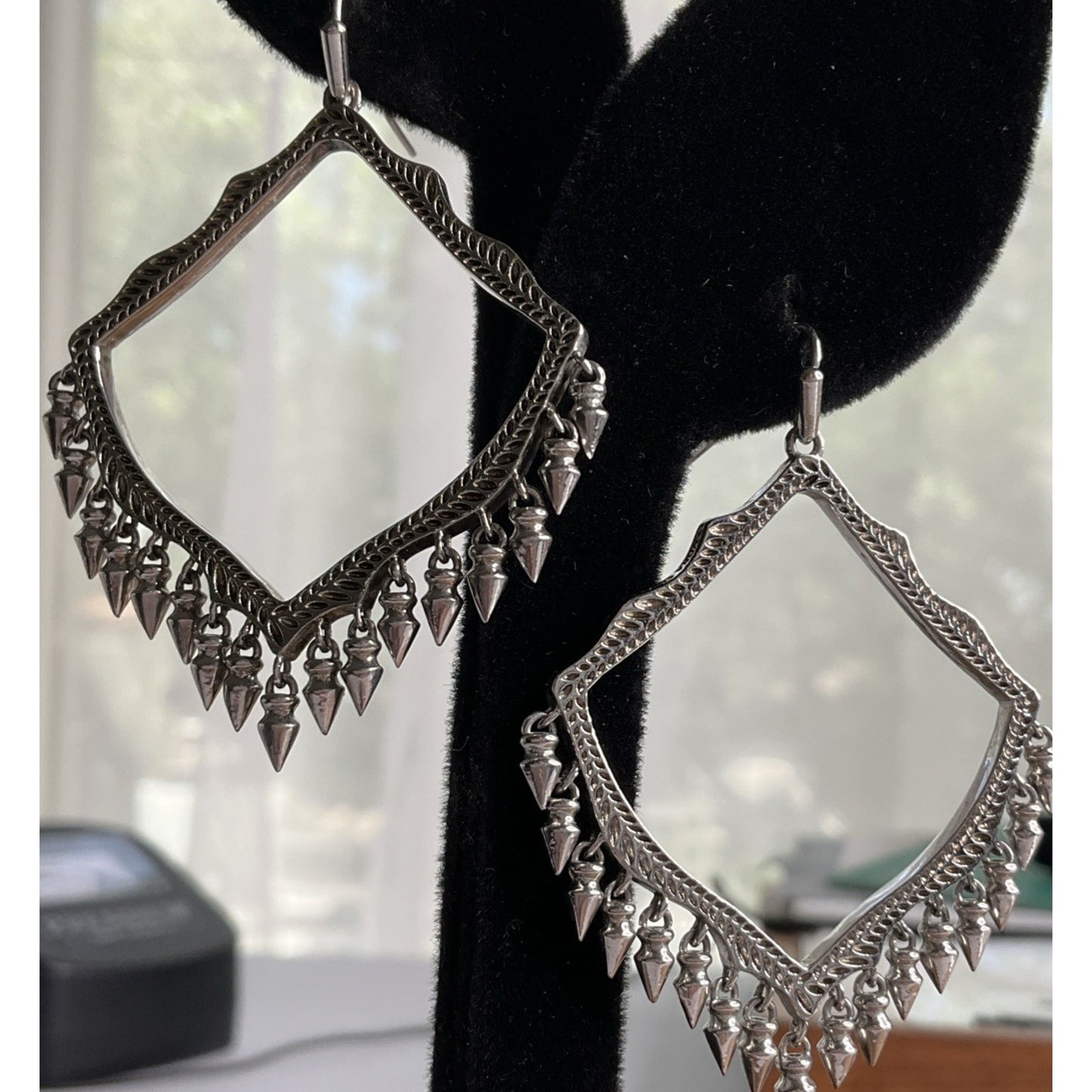 Retired Kendra Scott Geometric Silver Tone Dangle Lacy Fringe Earrings