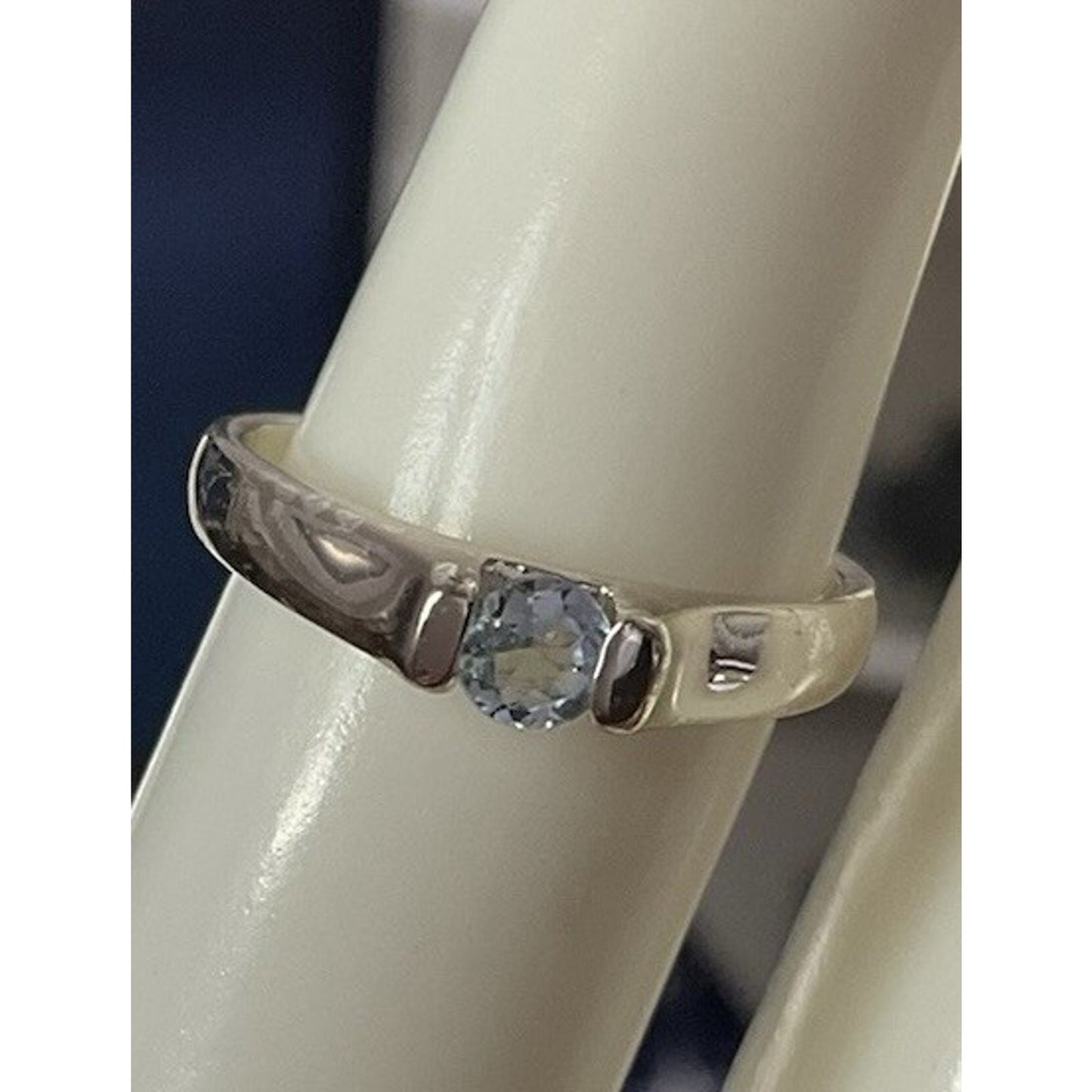 Vintage Sterling Silver 925 Signed SU Blue Topaz Flush Set Ring Size 7.5