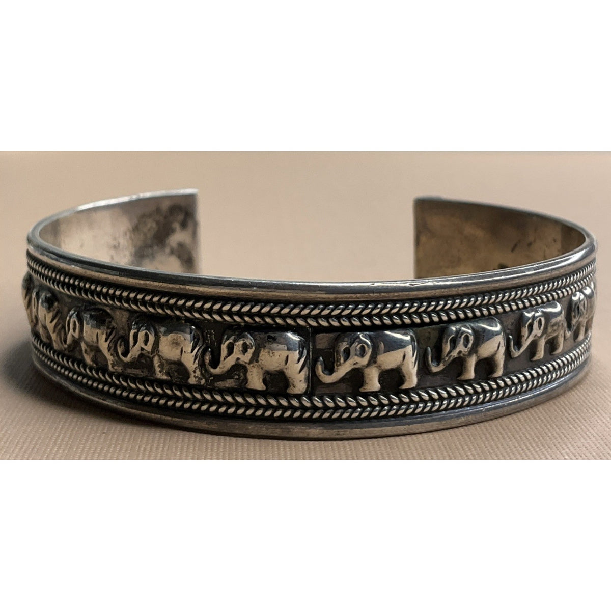 925 Sterling Silver Elephant Cuff Bracelet 27g Oxidized Rope Detail Vintage