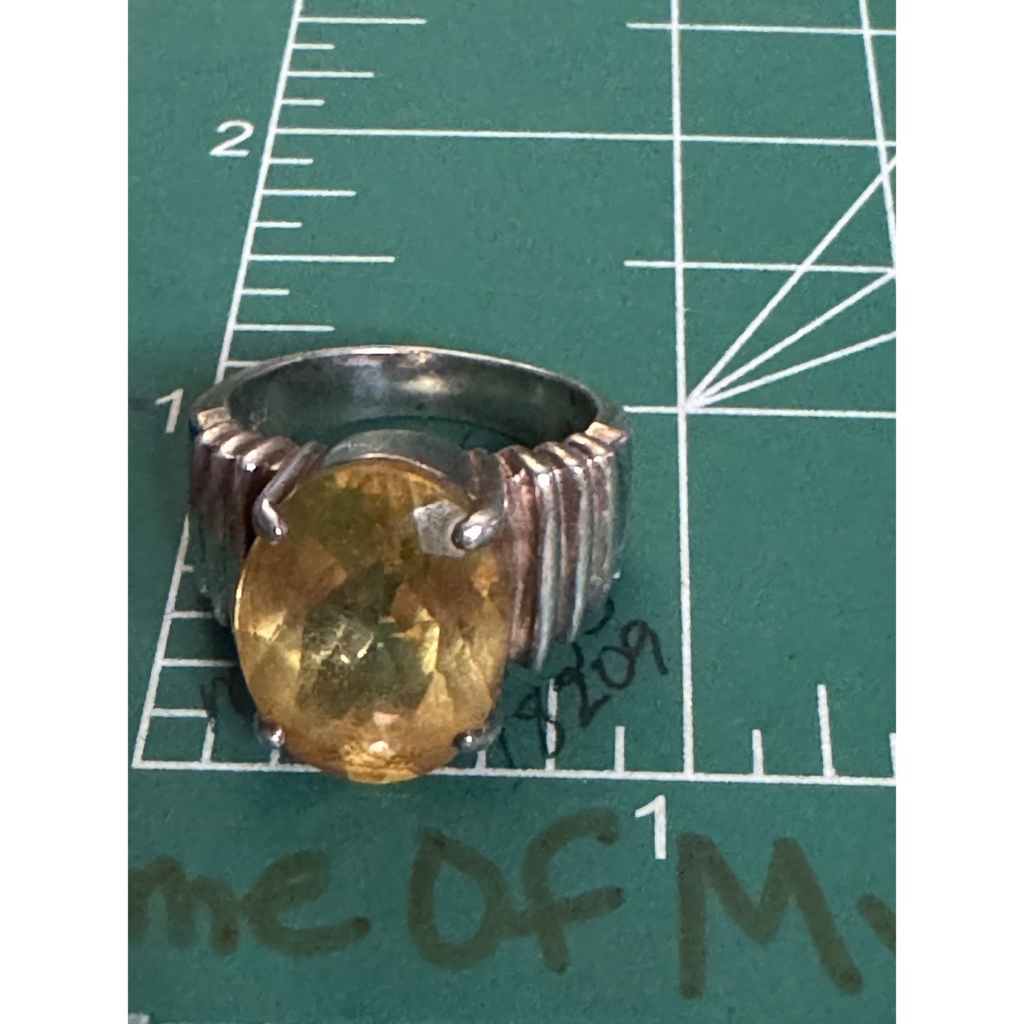 Vintage Sterling Silver 8.1g Citrine Ring Size 7.75 Ribbed Shoulder Design