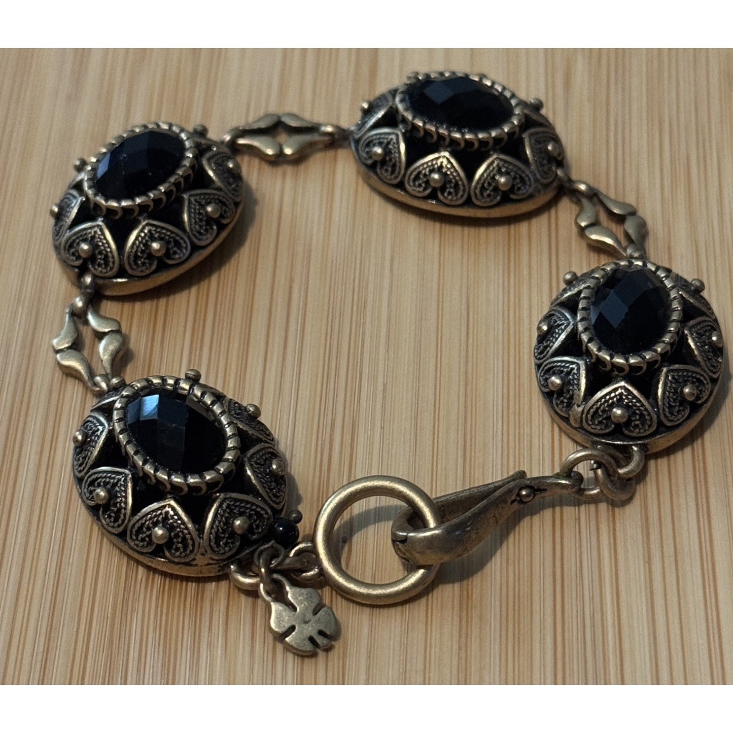 Lucky Brand Gold Tone w/Black Stone Filigree Bracelet 7.5"