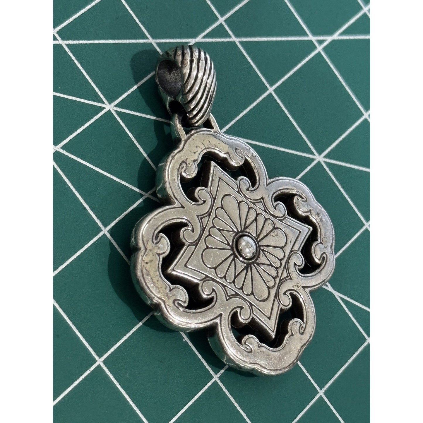 BRIGHTON Bella Capri Reversible Blue Enamel Mosaic Clover Silver Tone Pendant 2”