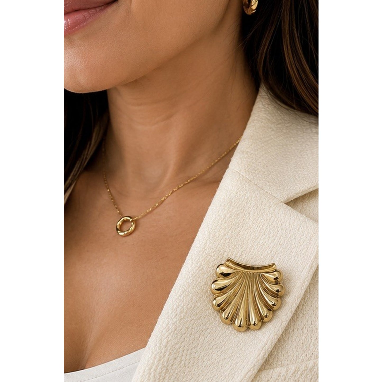 Vintage Gold Tone Fan Shell Brooch Pin Mid Century Modern Unsigned 1.5”