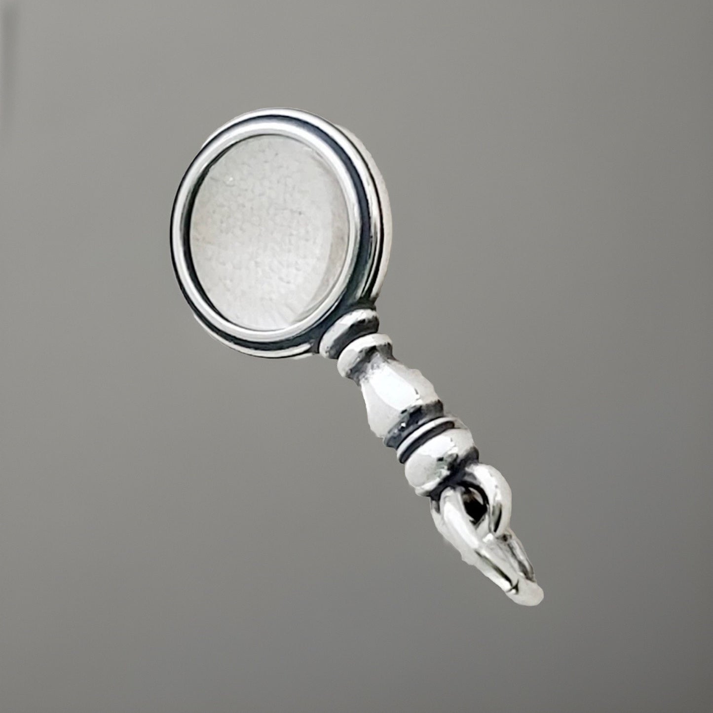 Pre Owned James Avery Look For The Little Things Magnifying Glass Charm In Box