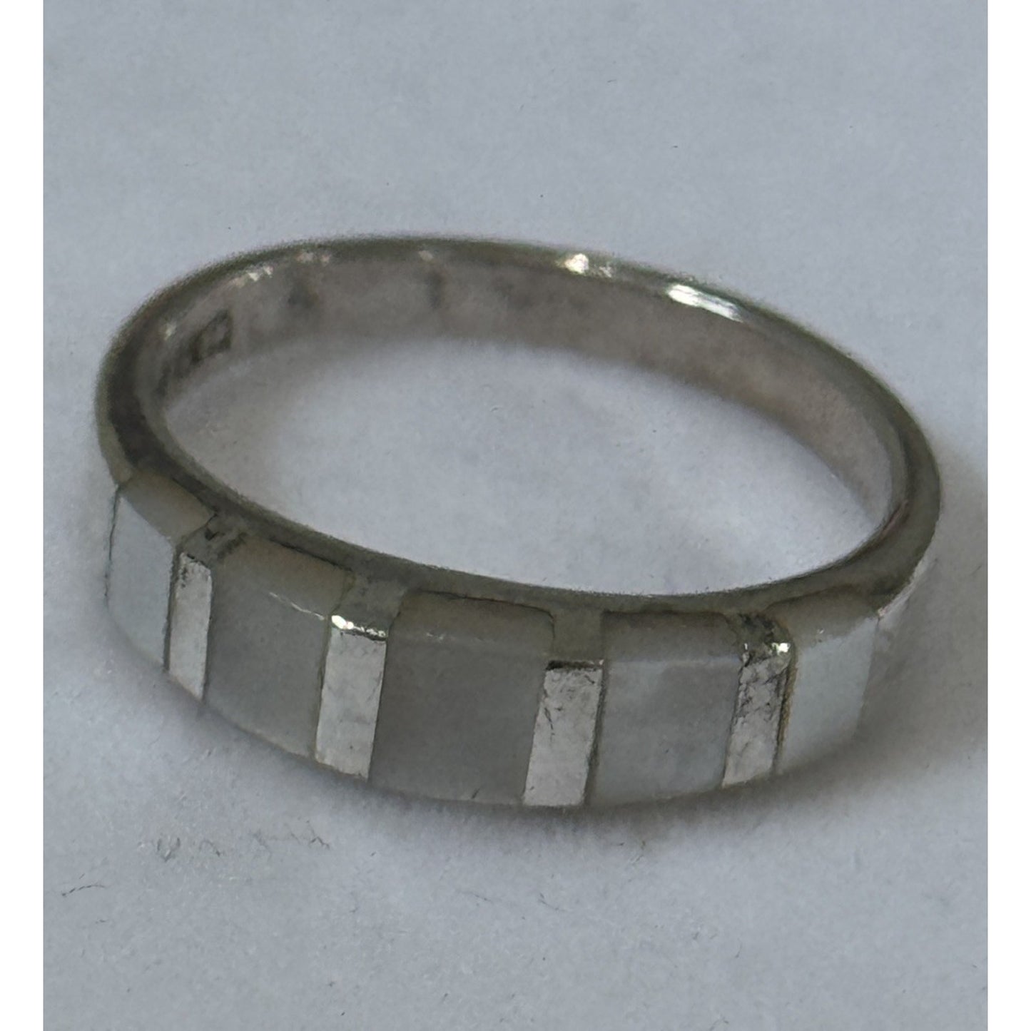 Vintage 925 Mother of Pearl Inlay 925 IND Sterling Silver Band Ring Size 9.5