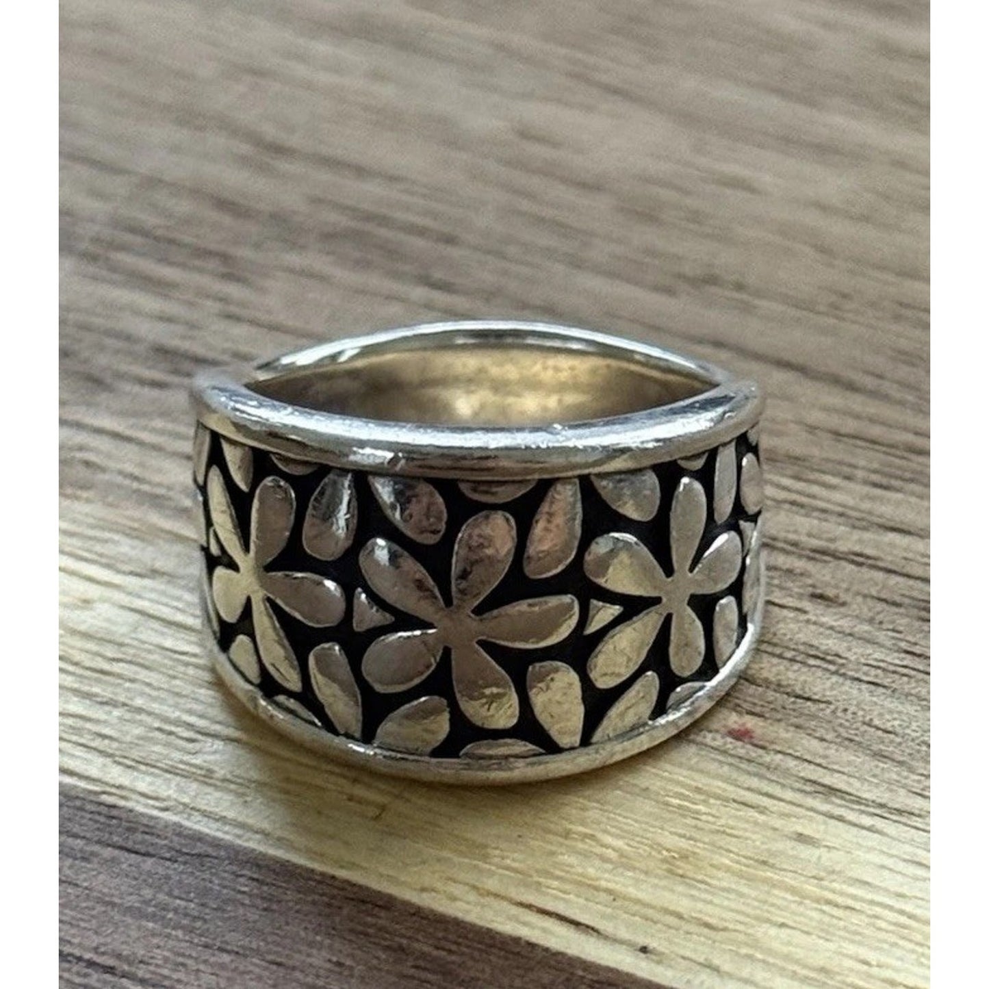 James Avery Retired Sterling Silver Spring Blossom Ring Size 6.5