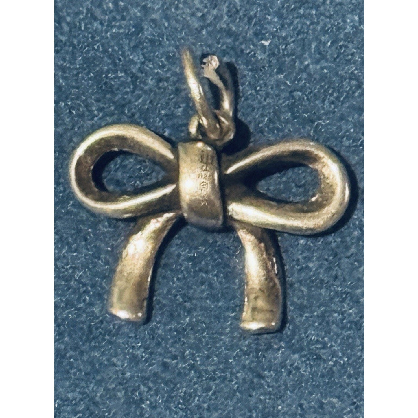 Pre owned Retired James Avery Original Sterling Silver Bow Charm