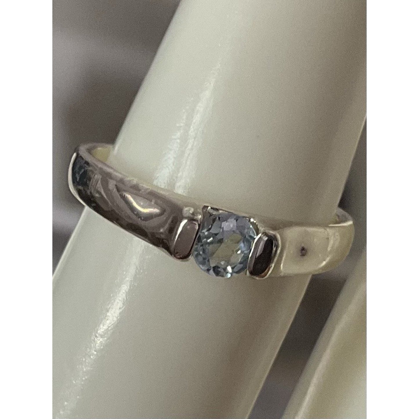 Vintage Sterling Silver 925 Signed SU Blue Topaz Flush Set Ring Size 7.5