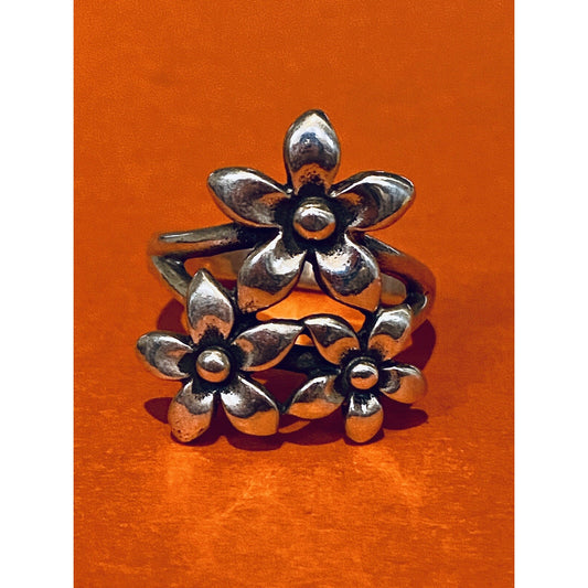 James Avery Retired Silver Triple Daisy Flower Bouquet Ring Size 8 Pre-Owned