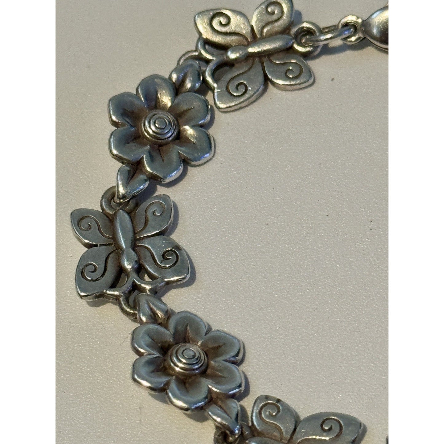 Pre Owned James Avery Retired HTF Silver Butterflies In Bloom Flower Bracelet 7 3/4”