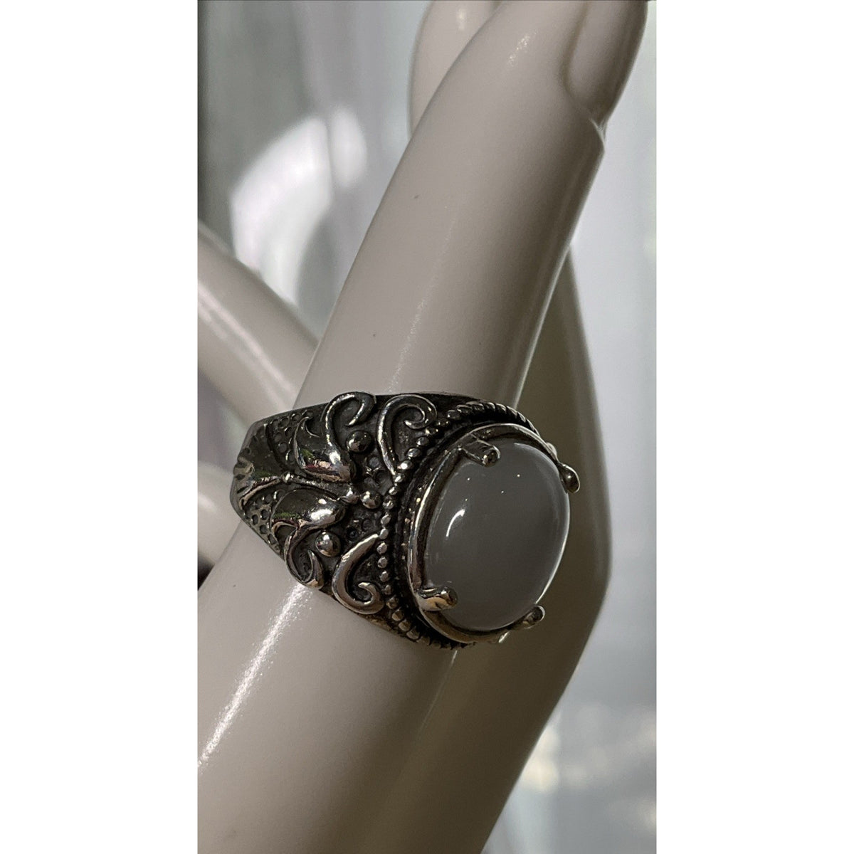 Vintage White Cat’s Eye Cabochon Statement Sterling Silver Ring Scrollwork Sz 6