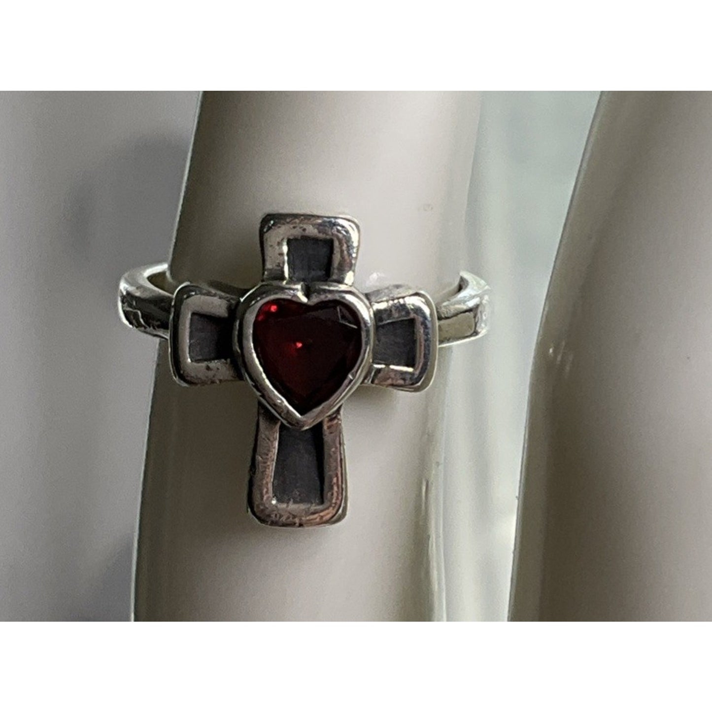 Retired James Avery Religious Garnet Heart Cross Sterling Silver Ring Size 5.5