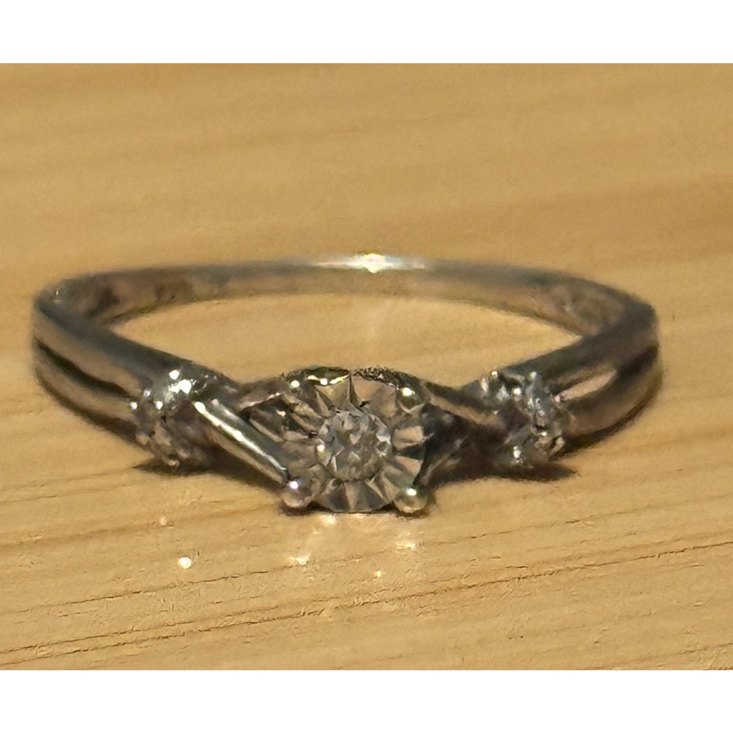 Vintage Sterling Silver Diamond Accent Sweetheart Ring Size 9 Starburst Setting
