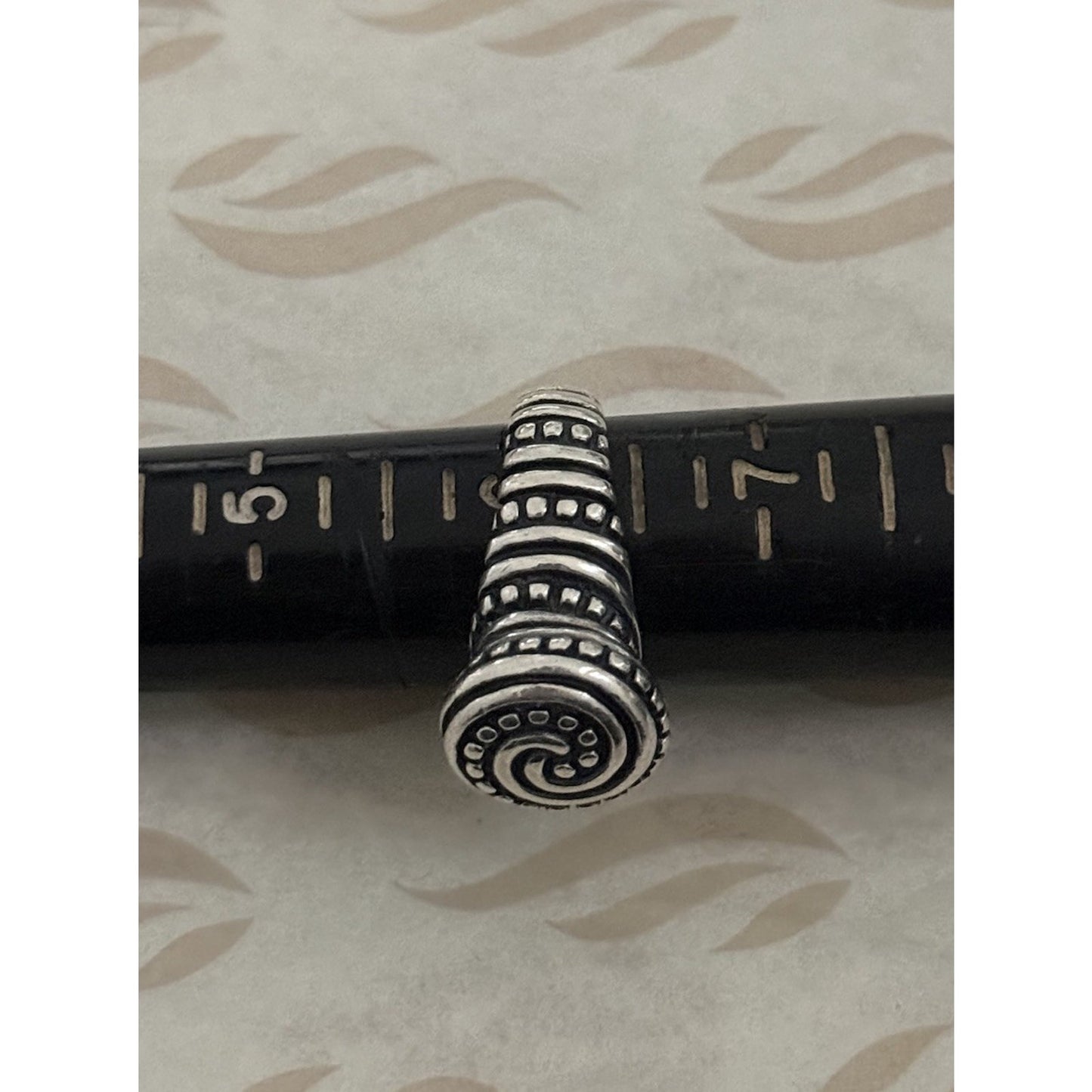 Pre owned James Avery Retired Sterling Silver African Beaded Swirl Ring Size 6
