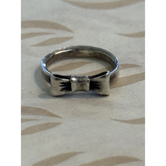 James Avery Retired Sterling Silver Bow Ring Size 1.5 Pre-Owned
