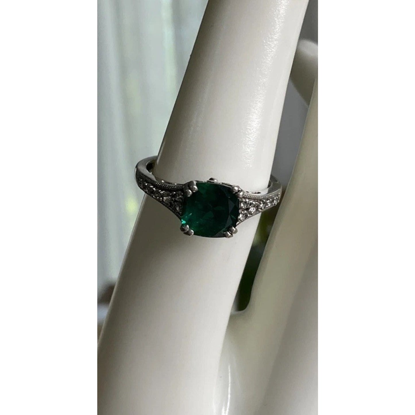 Vintage Sterling Silver Emerald Style Green Stone w/ White Sapphires Ring Size 7