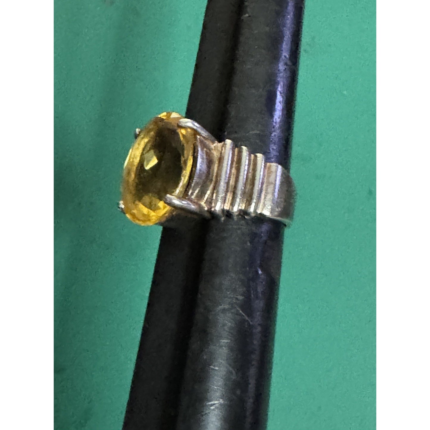Vintage Sterling Silver 8.1g Citrine Ring Size 7.75 Ribbed Shoulder Design