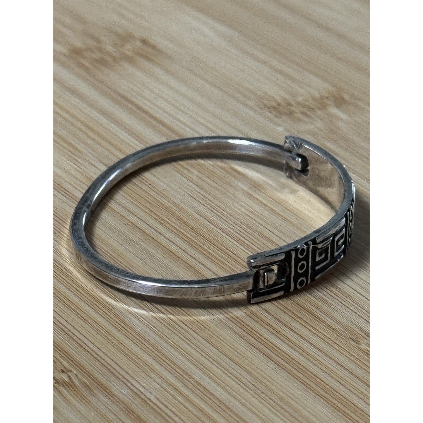 Vintage Mexico Sterling Silver Greek Key Hinged Bangle Bracelet 16g