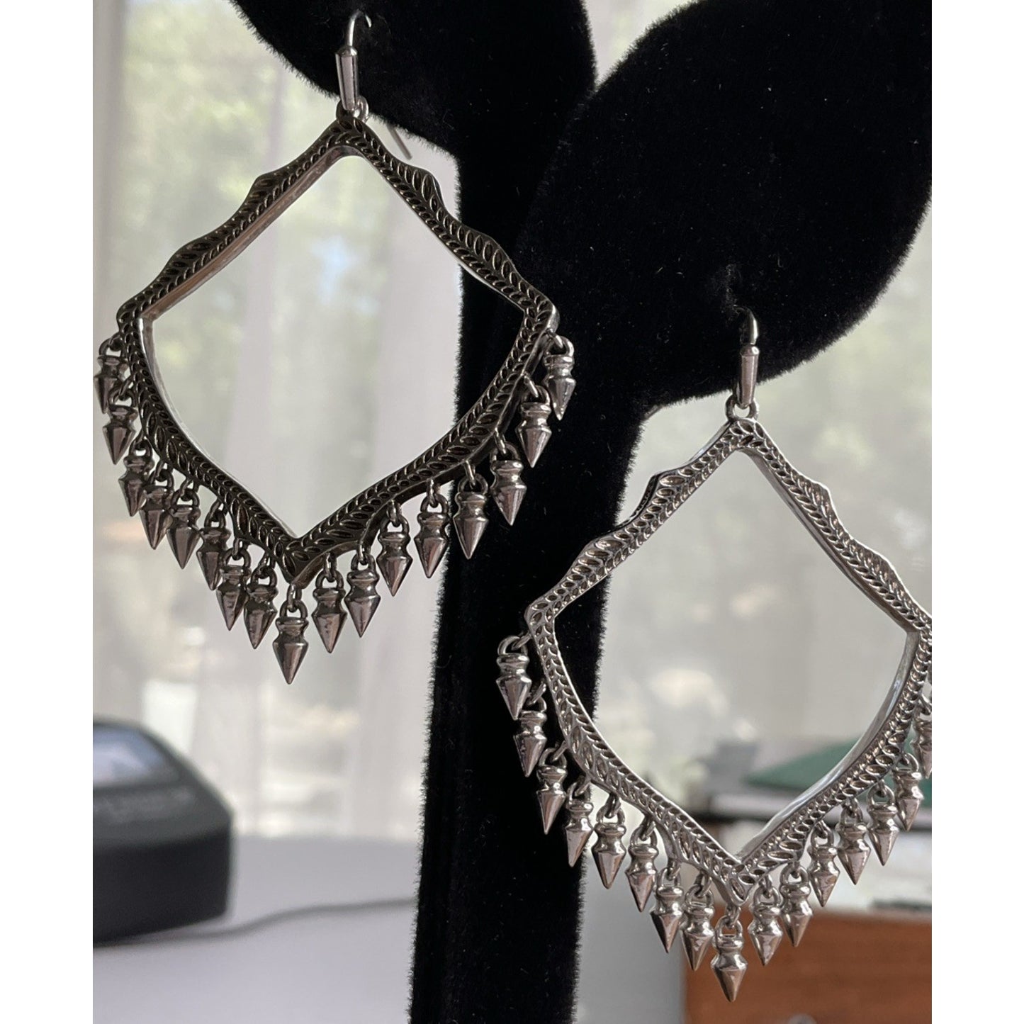 Retired Kendra Scott Geometric Silver Tone Dangle Lacy Fringe Earrings