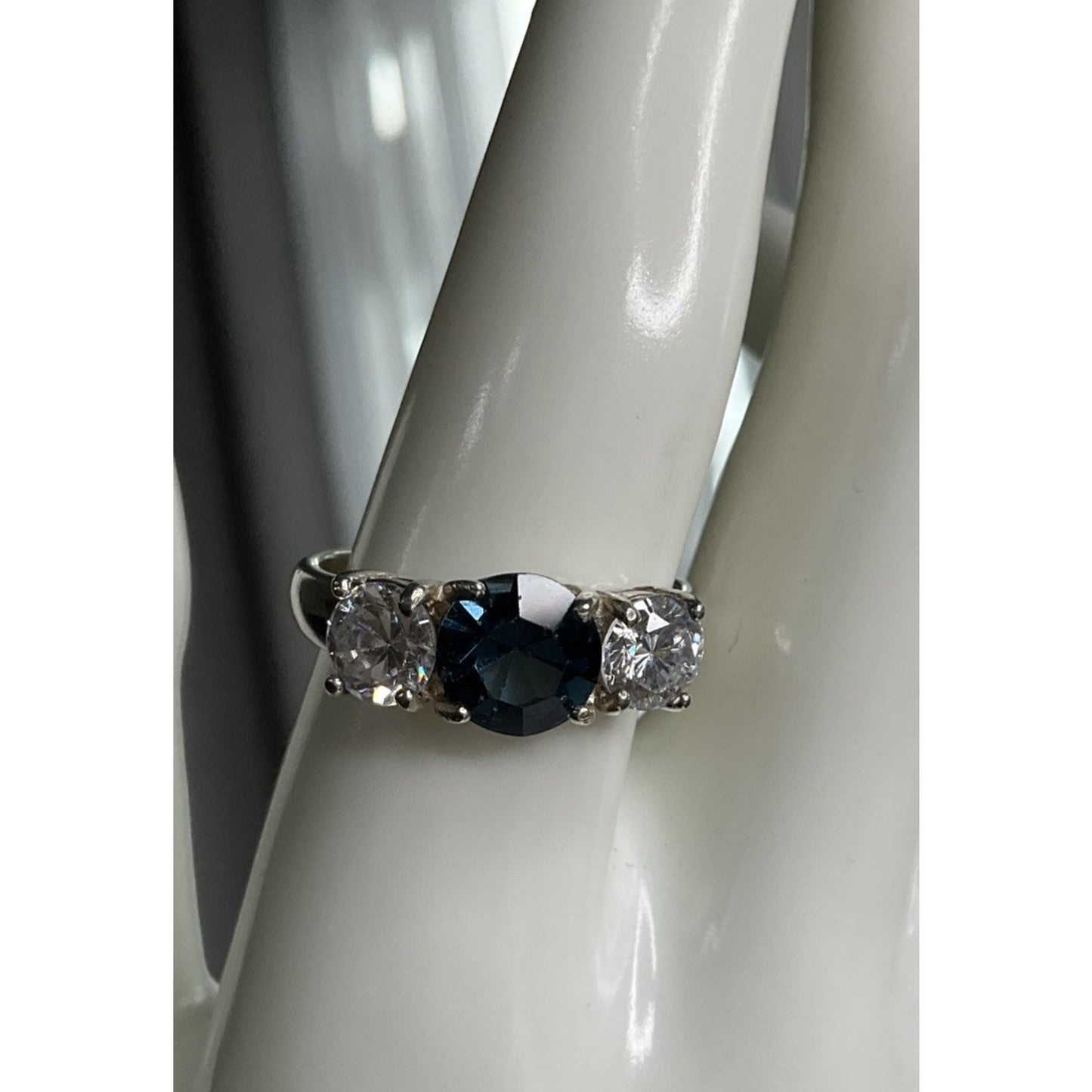 Vintage 925 Sterling Silver Blue Sapphire CZ 3 Stone Ring Sz 10.5