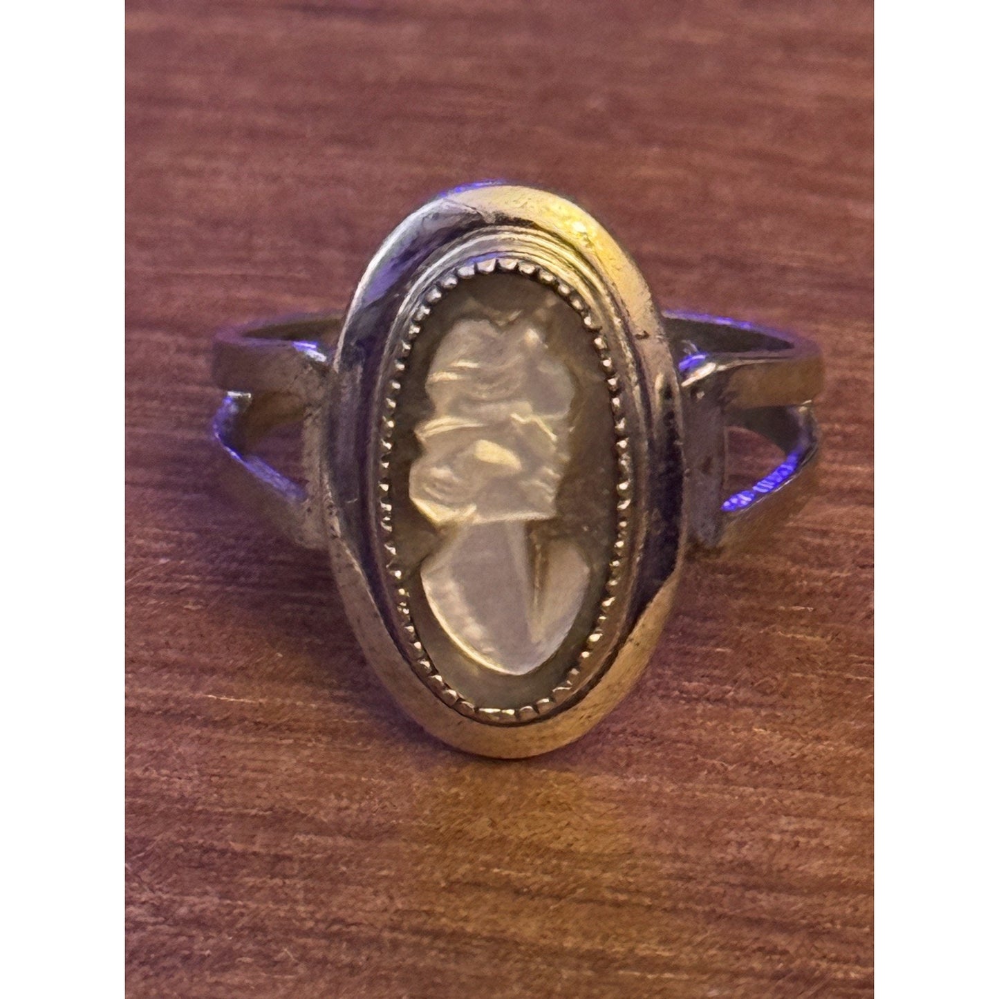 Vintage Signed Sarah Coventry Sterling Silver Mother Of Pearl Cameo Ring, 6.5