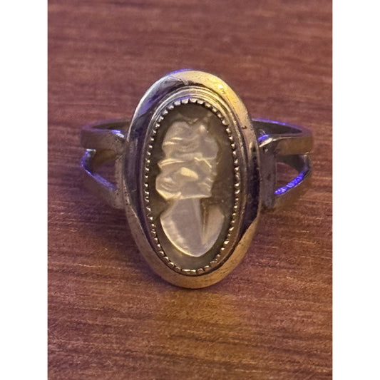 Vintage Signed Sarah Coventry Sterling Silver Mother Of Pearl Cameo Ring, 6.5