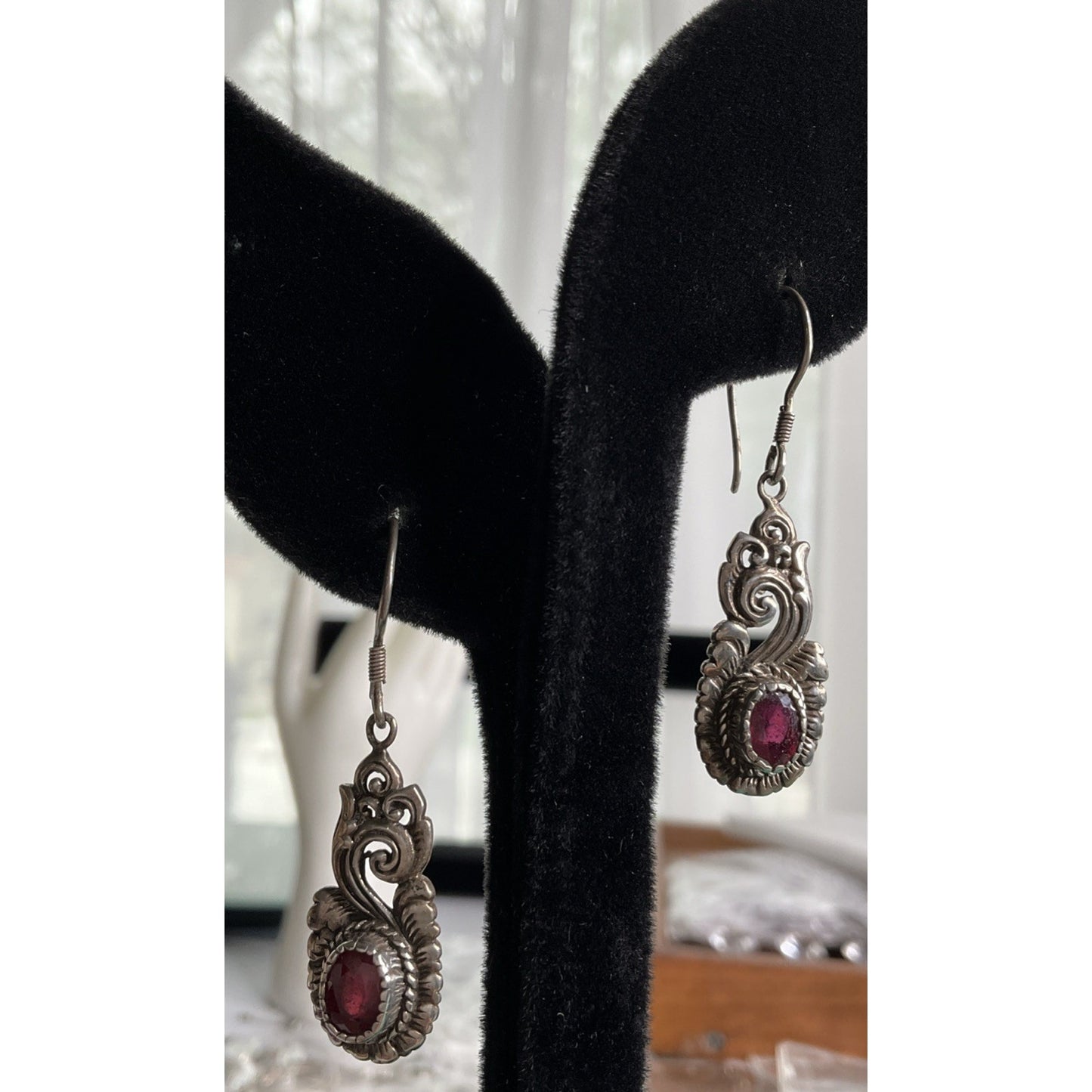 Vintage Sterling Silver Garnet Dangle Earrings Ornate Scroll 925