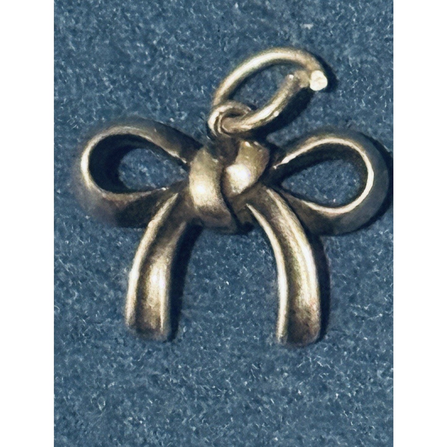 Pre owned Retired James Avery Original Sterling Silver Bow Charm