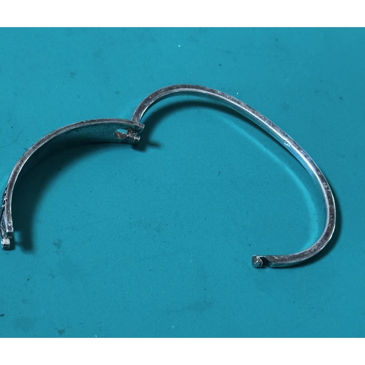 Vintage Mexico Sterling Silver Greek Key Hinged Bangle Bracelet 16g