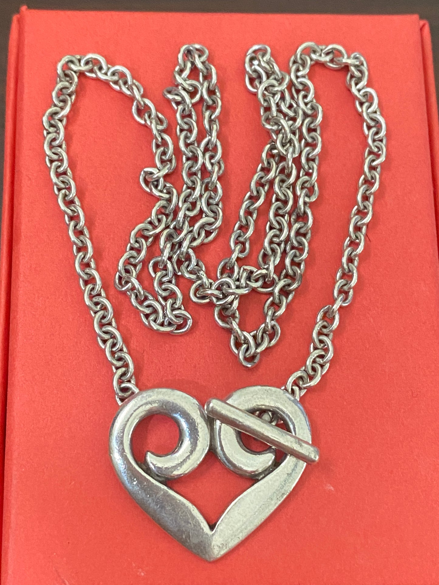 Preowned James Avery Retired Silver Heart Toggle Necklace 16”