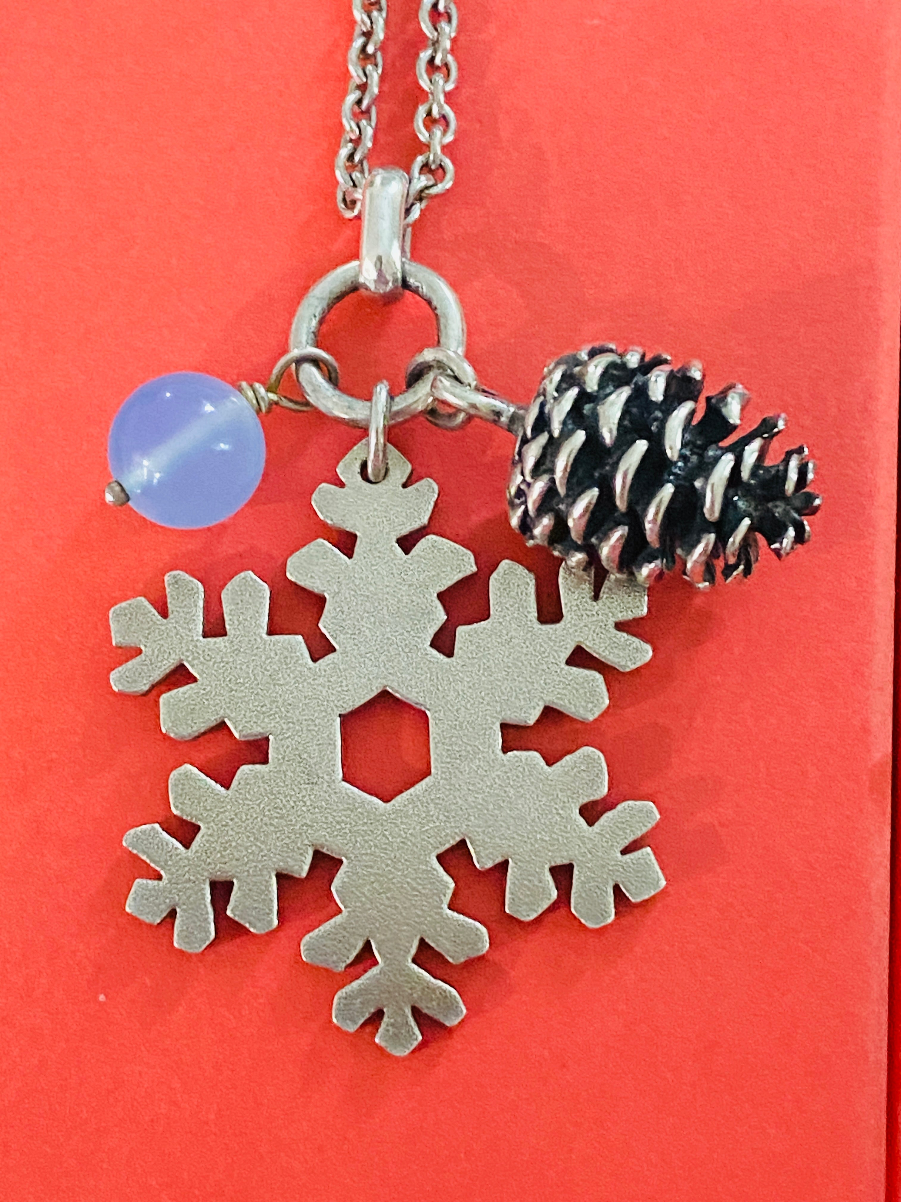 Preowned James Avery Retired Silver Winter Snowflake Pinecone And