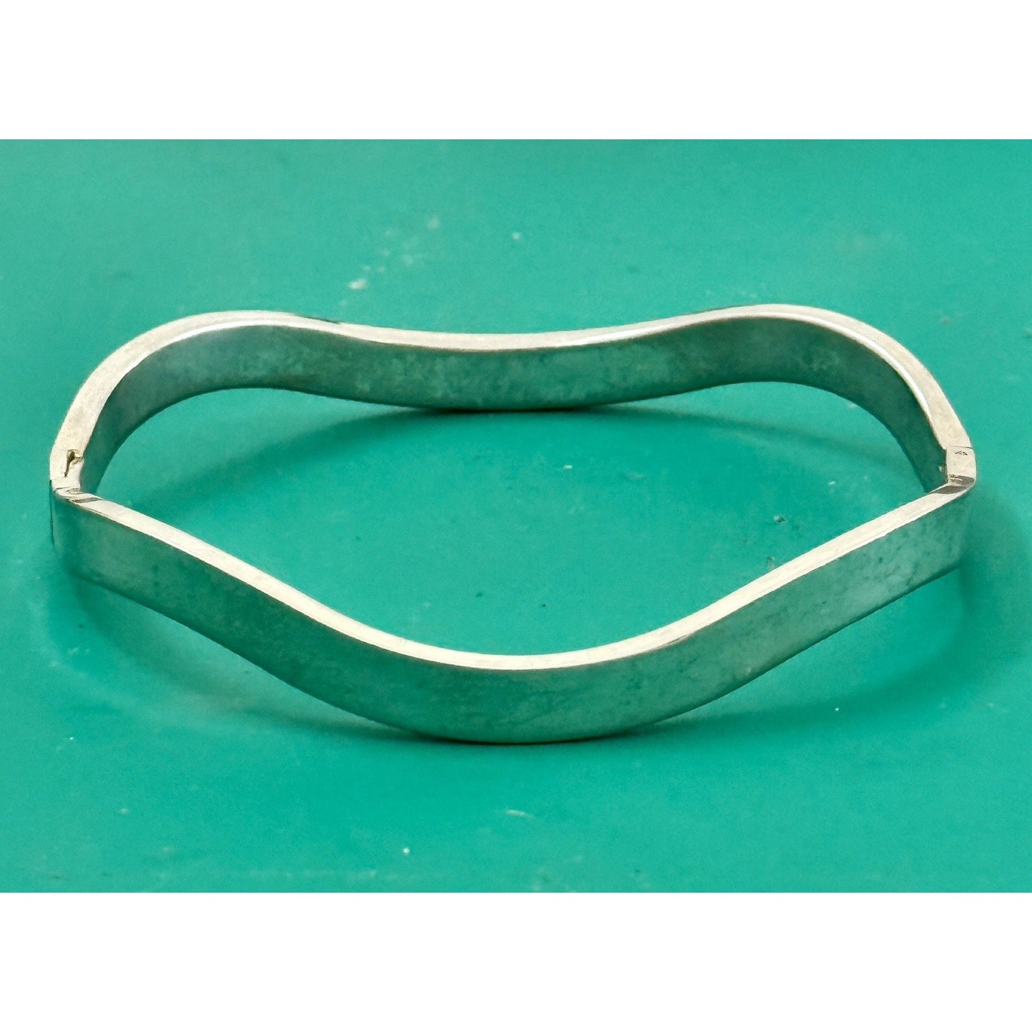Vintage 925 Sterling Silver Modernist Mid Cen Wave Hinged Bangle Bracelet 26.2g