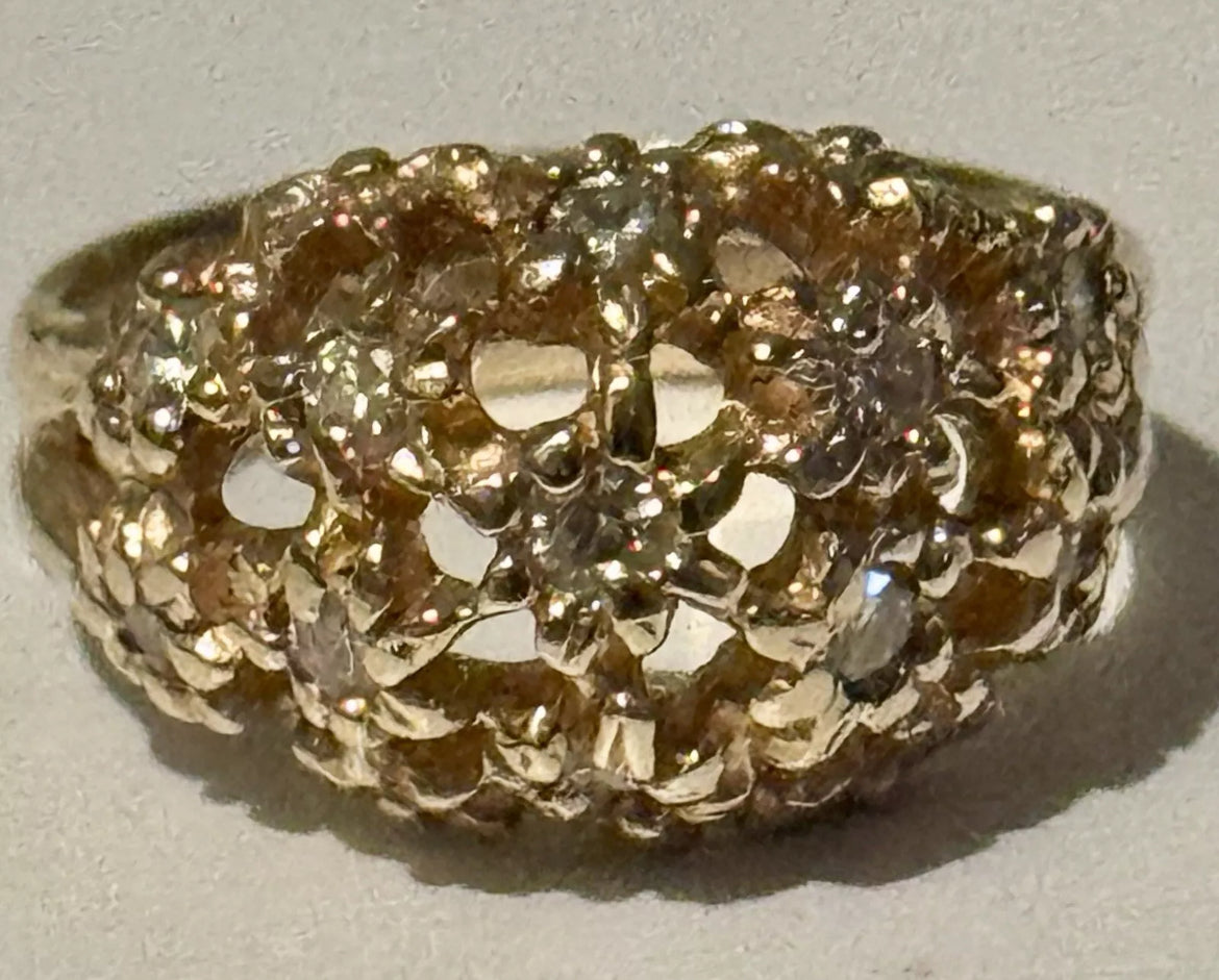 Preowned James Avery Retired RARE 14k Gold Small Daisy Diamond Ring Size 7.5 (.33 tcw)