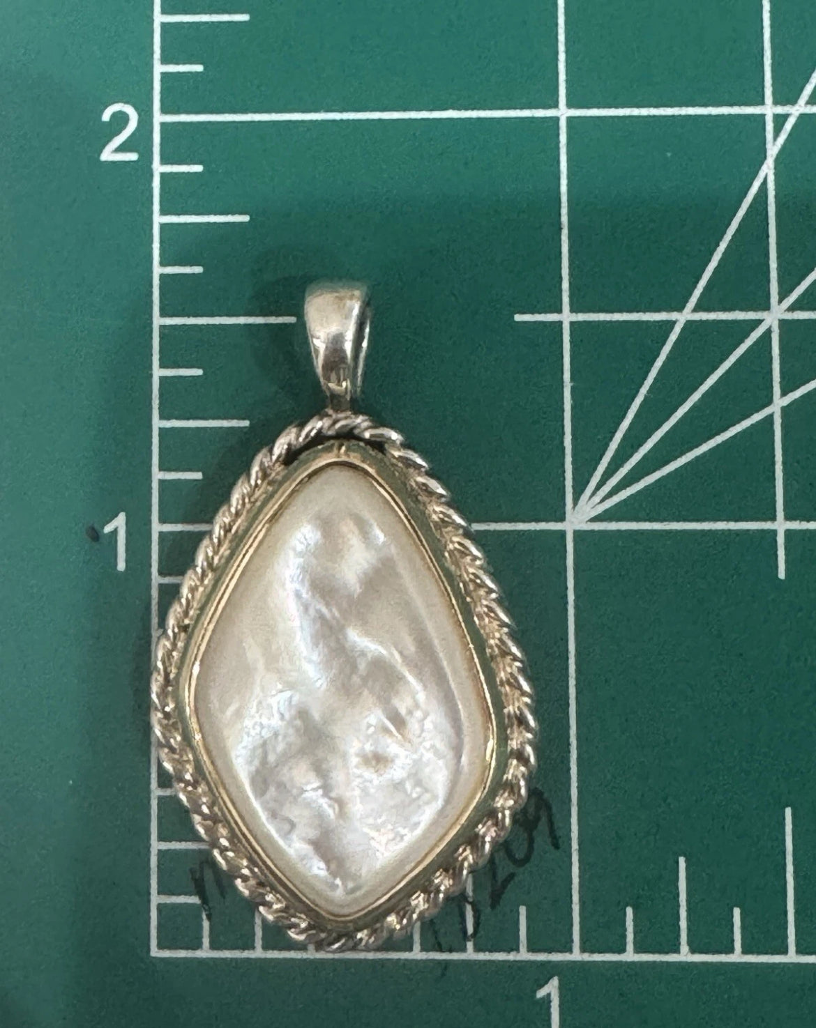 Preowned James Avery RETIRED Alessandra  Mother Of Pearl MOP 14k Gold & Silver Pendant