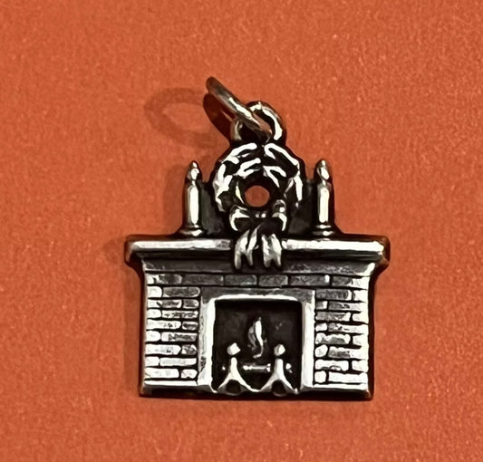 Preowned James Avery Retired Sterling Silver Christmas Fireplace Charm