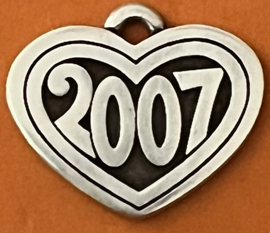 Preowned James Avery Retired Sterling Silver 2007 Year In Heart Charm