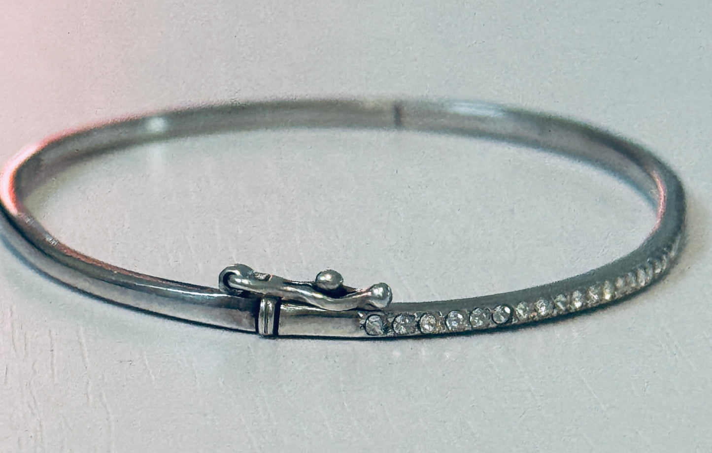 Pre Owned Sterling Silver 925 XO Diamond Pave Half Tennis Hinged Bangle Bracelet