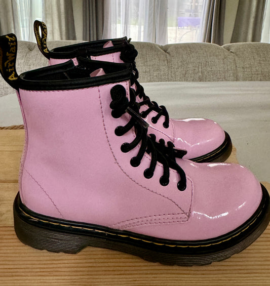 Pre Owned Dr Martens Girls DOC MARTENS Air Wair Sole Bouncing PINK Patent Leather Boots Size 2 EUC