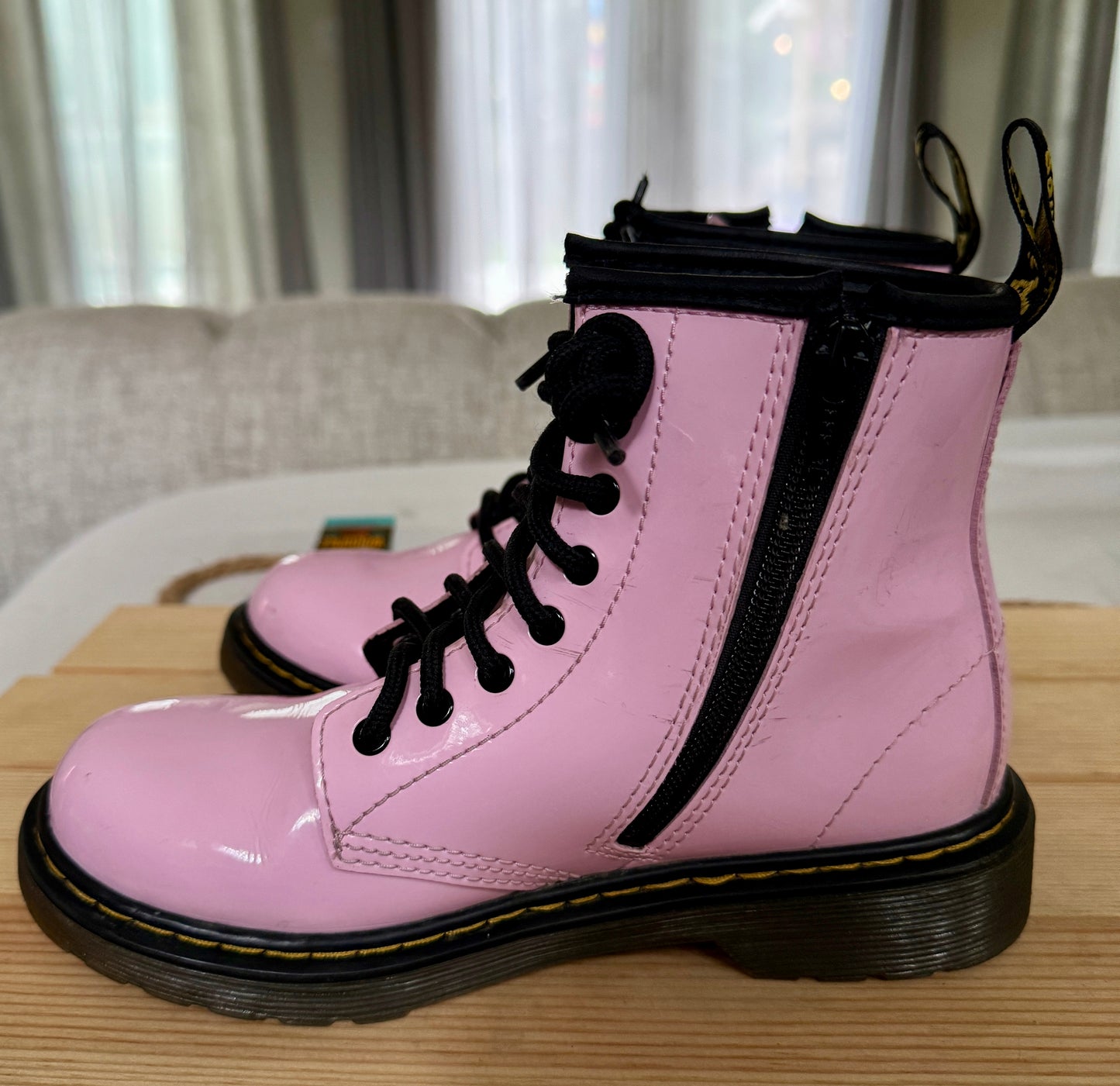 Pre Owned Dr Martens Girls DOC MARTENS Air Wair Sole Bouncing PINK Patent Leather Boots Size 2 EUC