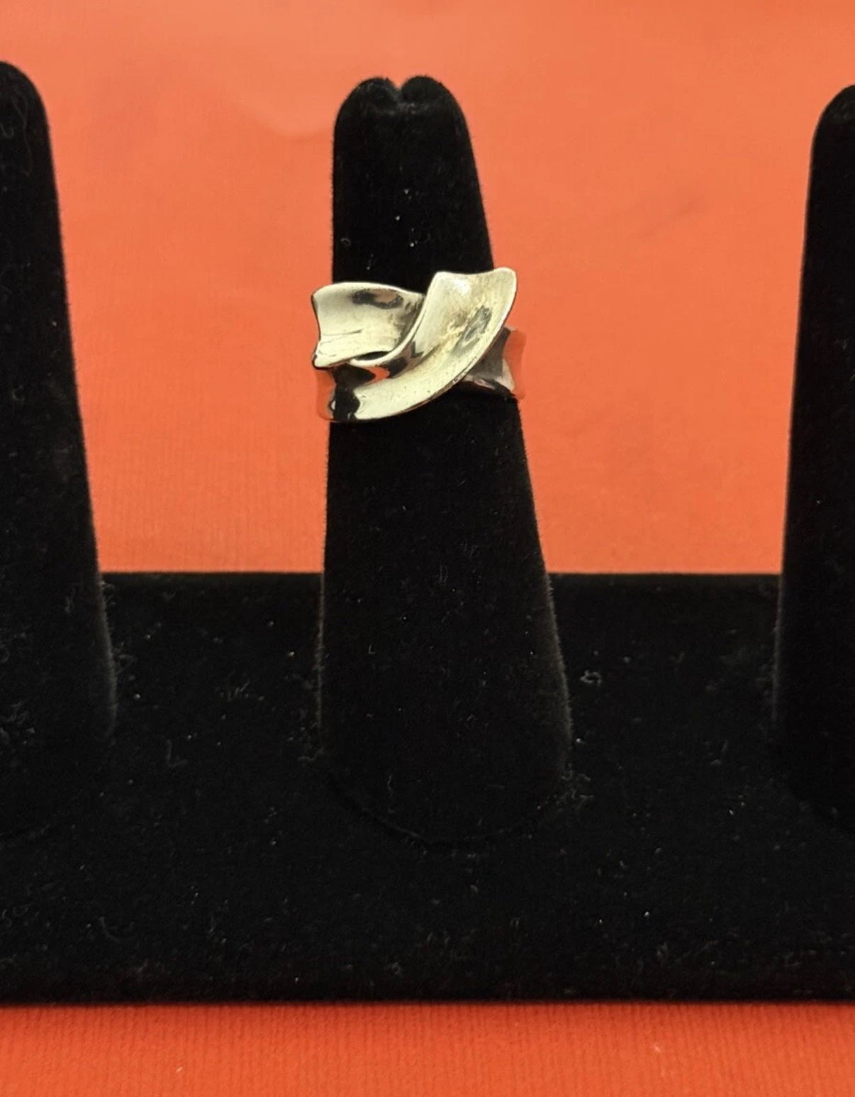 Pre-Owned James Avery Retired Sterling Silver Cross Over Ribbon Ring 6