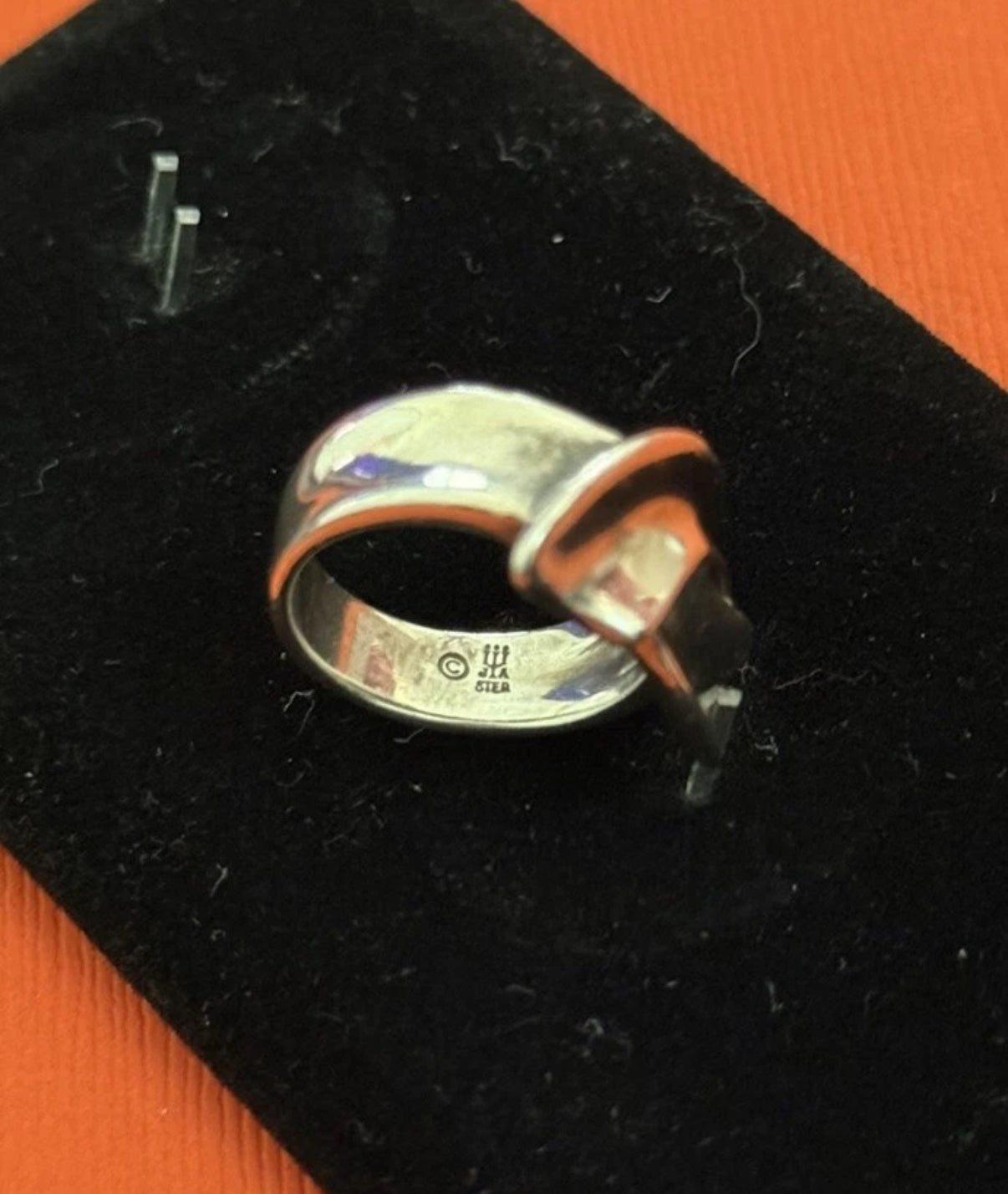 Pre-Owned James Avery Retired Sterling Silver Cross Over Ribbon Ring 6