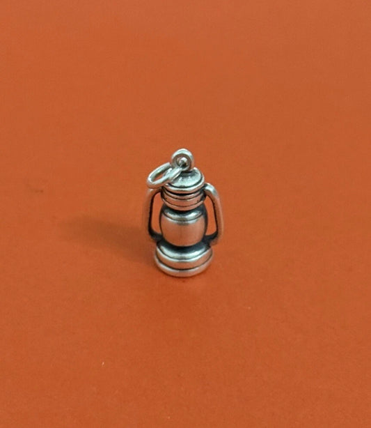 Pre-Owned James Avery Retired HTF Sterling Silver Kerosene Lantern Charm